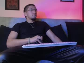 Aresmassimox Chaturbate stream image from April 18, 2026