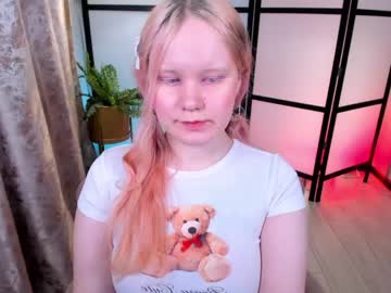 Kittenxoann Chaturbate stream image from April 18, 2026
