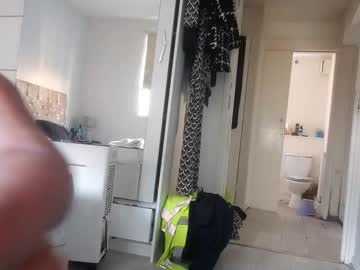 Fantasticdeee Chaturbate stream image from April 18, 2026
