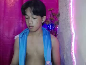 Lunarmaxxx Chaturbate stream image from April 18, 2026