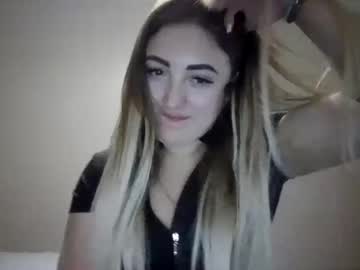 Meriwoulders Chaturbate stream image from April 18, 2026