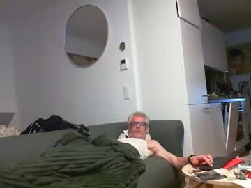 Stremic Chaturbate stream image from April 18, 2026