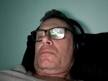 Lecsucsi Chaturbate stream image from April 18, 2026