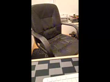 Snootyagain Chaturbate stream image from April 18, 2026