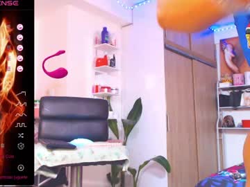 Alexafoxxy01 Chaturbate stream image from April 19, 2026