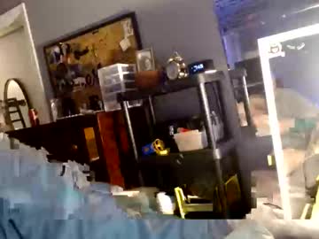 Bestredinbed Chaturbate stream image from April 19, 2026