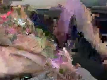 Buttfuzz Chaturbate stream image from April 19, 2026
