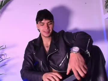 Andypalmerr Chaturbate stream image from April 19, 2026