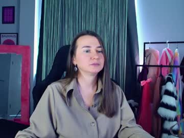 Golden_Dragones Chaturbate stream image from April 19, 2026