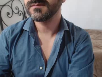 Under_Thedesk Chaturbate stream image from April 19, 2026