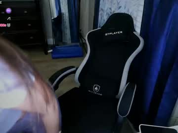 Brookebee27 Chaturbate stream image from April 19, 2026