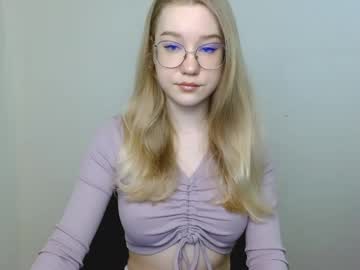 Abbymoore__ Chaturbate stream image from April 19, 2026