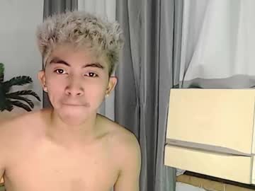 Jaysee_Hugecox Chaturbate stream image from April 19, 2026