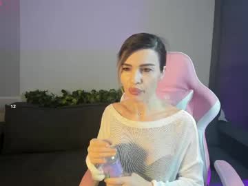 Adelamber Chaturbate stream image from April 19, 2026