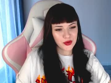 Moon_Velvet Chaturbate stream image from April 19, 2026