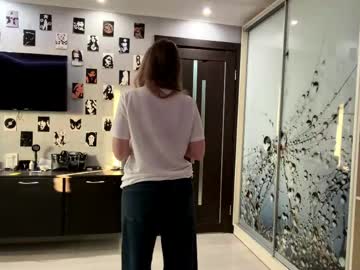 Willenasow Chaturbate stream image from April 19, 2026