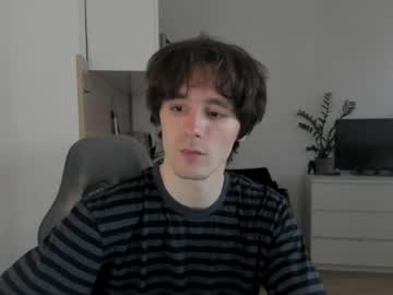 Misterhult Chaturbate stream image from April 19, 2026