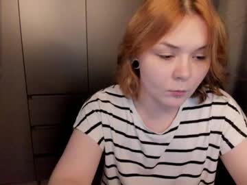 Alli_Zi Chaturbate stream image from April 19, 2026