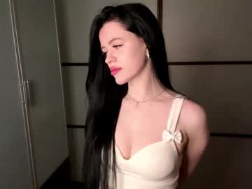 Peachluneee Chaturbate stream image from April 19, 2026