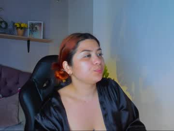 Queengrett Chaturbate stream image from April 19, 2026