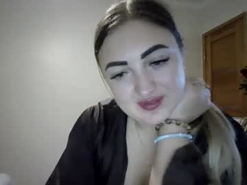 Meriwoulders Chaturbate stream image from April 19, 2026
