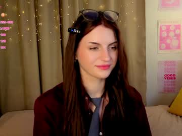 Estrellabecnel Chaturbate stream image from April 19, 2026