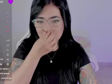 Heey_Kitty Chaturbate stream image from April 19, 2026