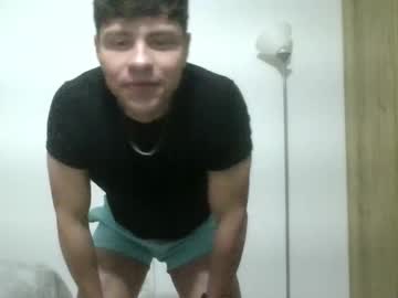 82tomas Chaturbate stream image from April 20, 2026