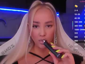 Blond_Diamond Chaturbate stream image from April 20, 2026