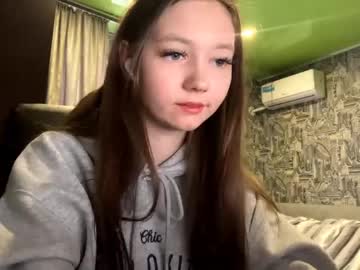 Henrietteutter Chaturbate stream image from April 20, 2026