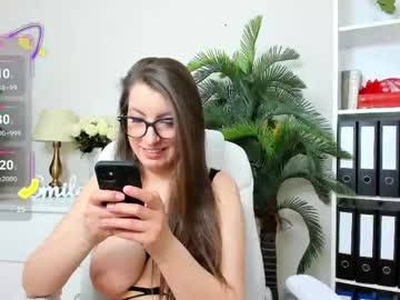 Candywesst Chaturbate stream image from April 20, 2026