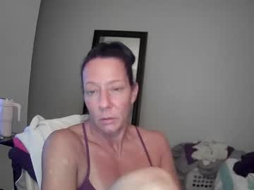 Cristalmills069 Chaturbate stream image from April 20, 2026