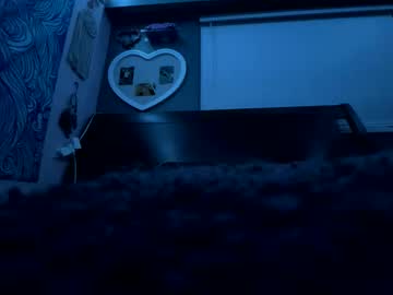 Moonbaddie Chaturbate stream image from April 20, 2026