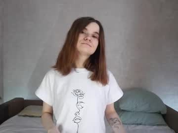 Raelenesondag Chaturbate stream image from April 20, 2026