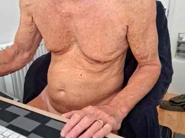 Snootyagain Chaturbate stream image from April 20, 2026