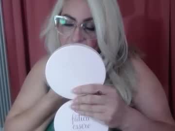 Xelenaxx Chaturbate stream image from April 20, 2026