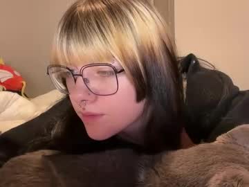 Irissweets Chaturbate stream image from April 20, 2026