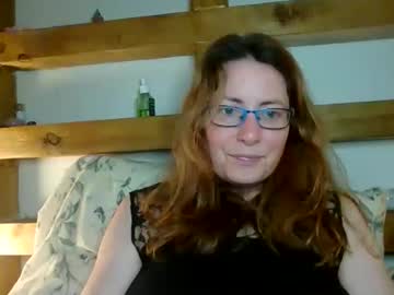 Sexyemilyoliver Chaturbate stream image from April 20, 2026