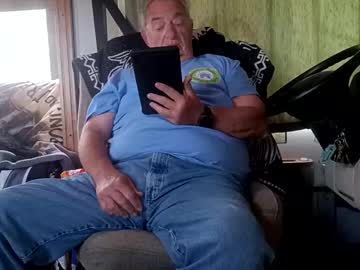 Radiomantim Chaturbate stream image from April 20, 2026
