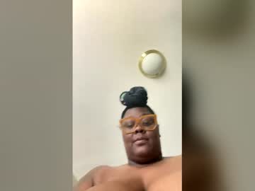 Cumqueenxxx Chaturbate stream image from April 20, 2026
