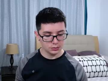 Kevinhunts Chaturbate stream image from April 20, 2026