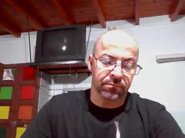 Lomivaa Chaturbate stream image from April 20, 2026