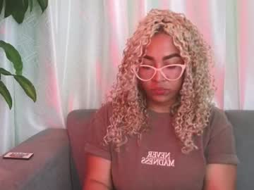 Luana_Curly Chaturbate stream image from April 20, 2026