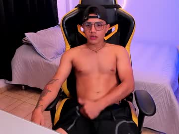 Axelvegax Chaturbate stream image from April 20, 2026