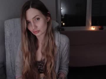 Sweetymoona Chaturbate stream image from April 20, 2026