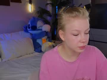 Emily_Shepard Chaturbate stream image from April 21, 2026