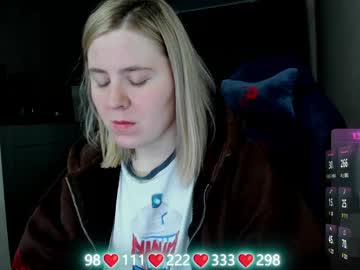 Oliviamunk Chaturbate stream image from April 21, 2026