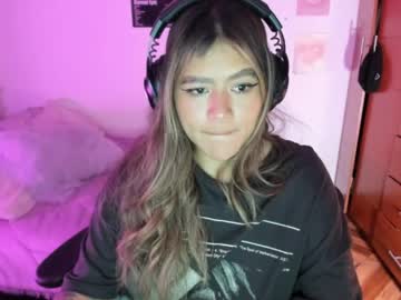 Stephanifox Chaturbate stream image from April 21, 2026