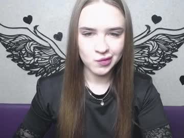 Laurahlot Chaturbate stream image from April 21, 2026