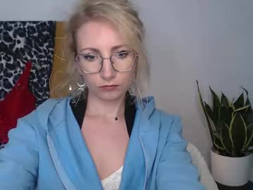 Cinderellamoon Chaturbate stream image from April 21, 2026